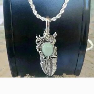 Silver Leaf Pendant Necklace